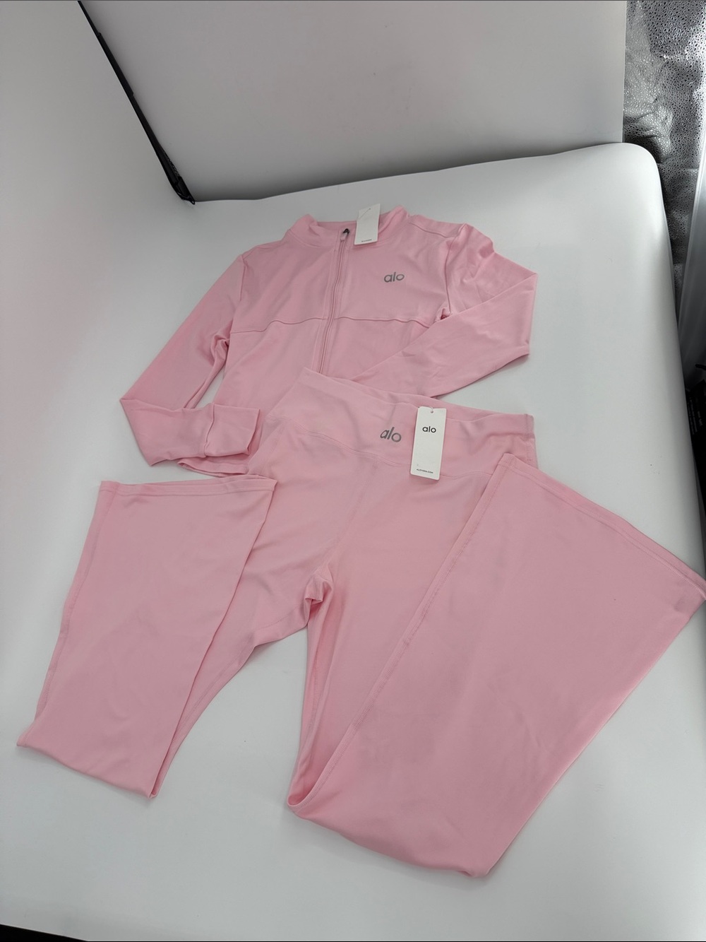 ALO Yoga Women's Light Pink Wide-Leg Leggings Set